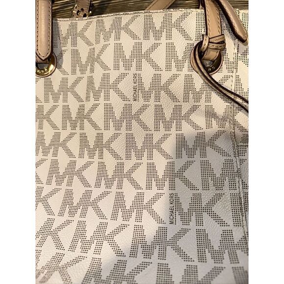 Michael Kors Beige & Tan Leather Tote Handbag and wallet set. Gold Hardware - Picture 9 of 15
